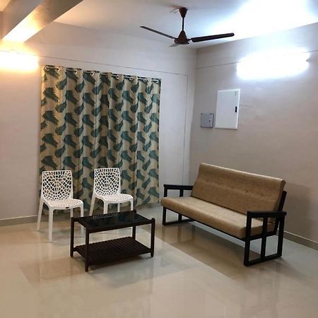 Nachiyar Suites Thiruvananthapuram Екстер'єр фото