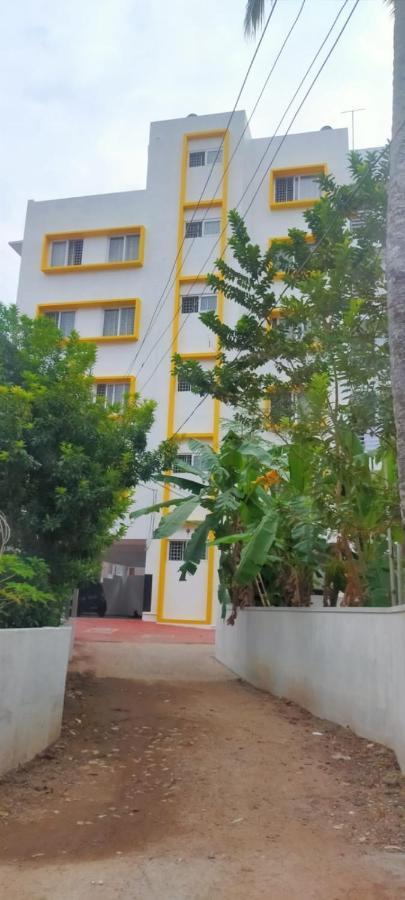 Nachiyar Suites Thiruvananthapuram Екстер'єр фото